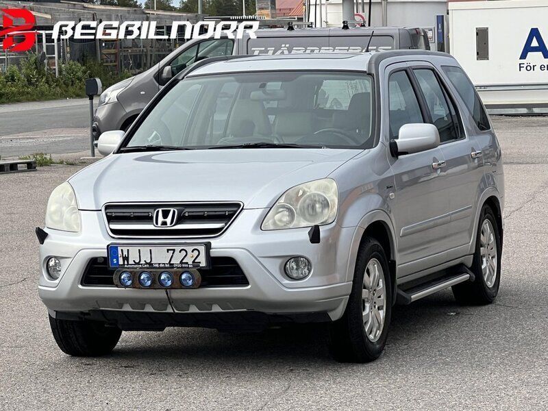 Silver Begagnad 2005 Honda CR-V SUV | 49 500 kr (Lite dyr) - Bild 1/2