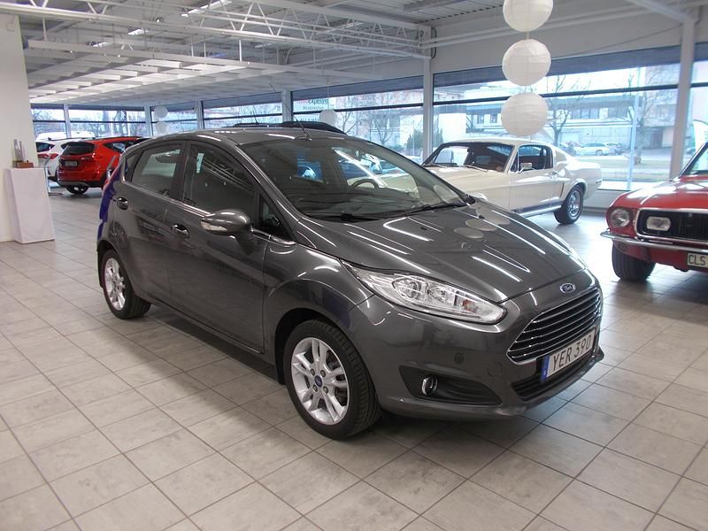 Begagnad Ford Fiesta 101 HK (74 kW) 2016 Grå
