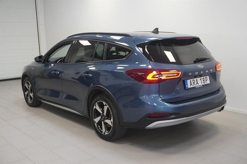 Begagnad Ford Focus Active 125 HK (91 kW) 2023 Blå Kombi