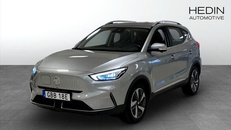 Grå (grey) Begagnad 2022 MG ZS Luxury Sedan | 244 900 kr (Superpris) - Bild 1/4