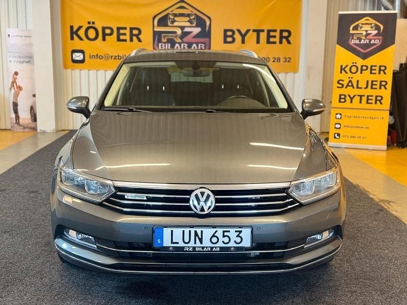 Grå Begagnad 2015 VW Passat GT Kombi | 144 900 kr (Marknadspris) - Bild 1/4