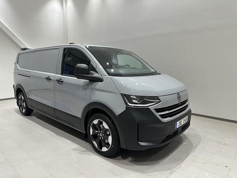 Grå Ny 2025 VW Transporter Van | 736 250 kr (Dyr) - Bild 1/4