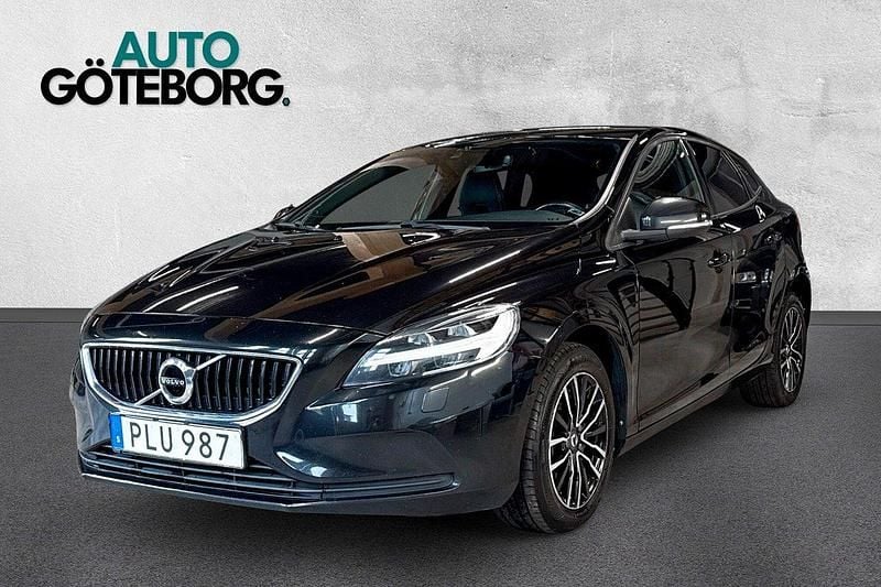 Svart Begagnad 2017 Volvo V40 Momentum Kombi | 149 900 kr (Marknadspris) - Bild 1/3