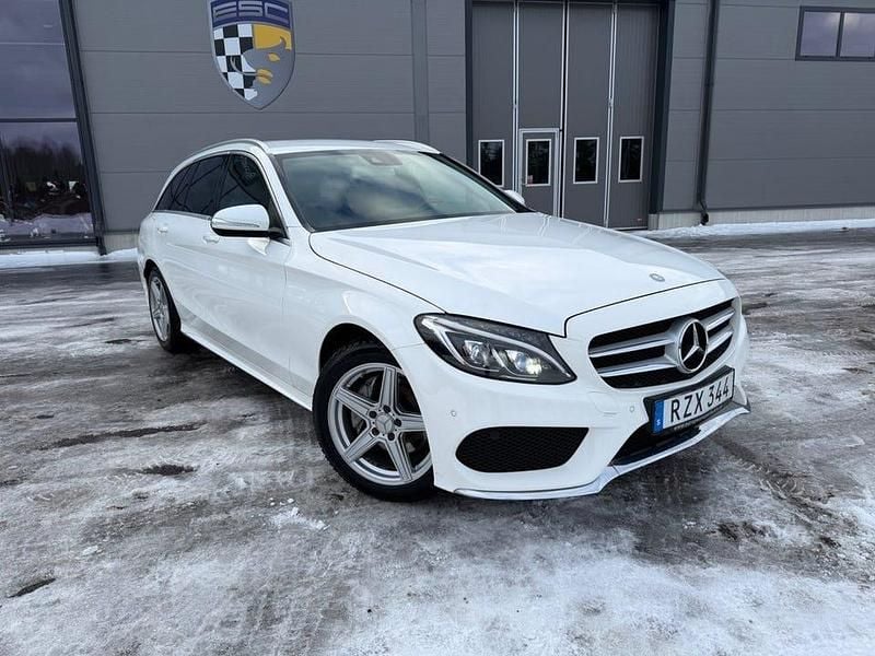 Begagnad Mercedes C220 AMG line 170 HK (125 kW) 2015 Vit