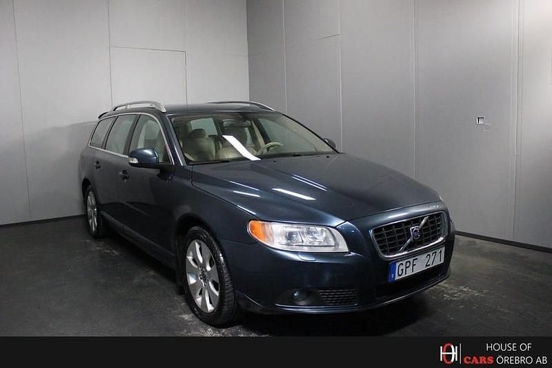 Begagnad Volvo V70 Summum 163 HK (119 kW) 2008 Blå Kombi