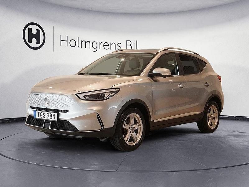 Grå Begagnad 2022 MG ZS Sedan | 239 900 kr (Bra pris) - Bild 1/4
