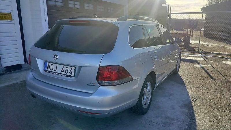 Begagnad VW Golf VII 105 HK (77 kW) 2012 Silver Kombi