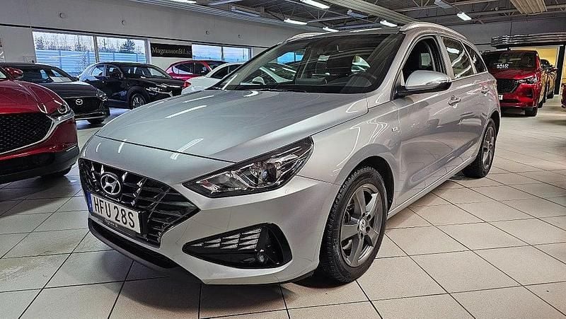 Begagnad Hyundai i30 Essential 120 HK (88 kW) 2021 Gråmet Kombi