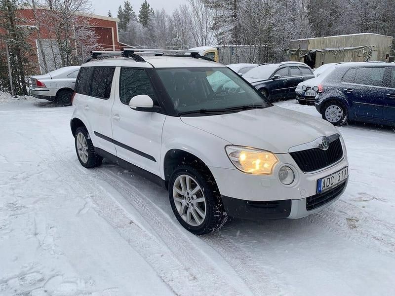 Vit Begagnad 2011 Skoda Yeti Ambition SUV | 52 900 kr (Marknadspris) - Bild 1/4