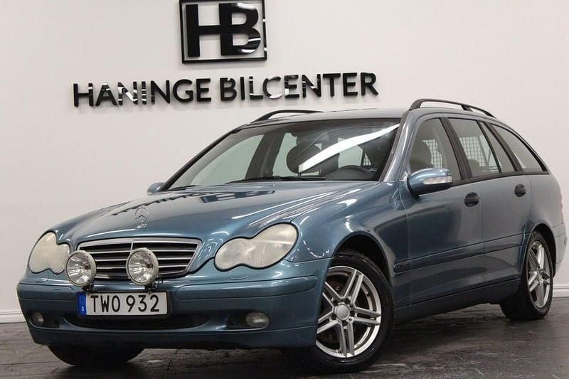 Begagnad Mercedes C240 170 HK (125 kW) 2003 Blå Kombi