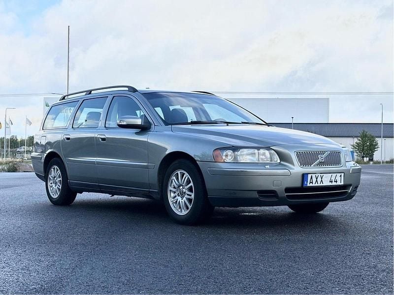 Grön Begagnad 2007 Volvo V70 Kombi | 25 000 kr (Bra pris) - Bild 1/4