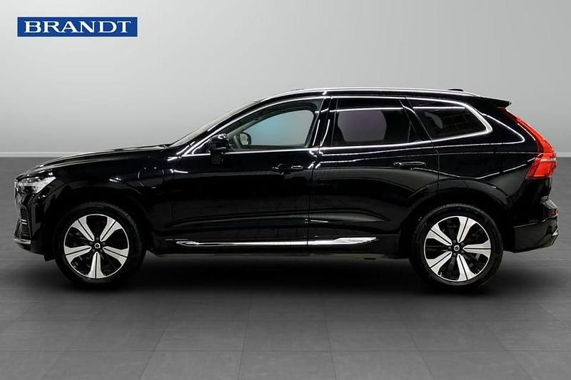 Begagnad Volvo XC60 Plus 355 HK (261 kW) 2023 Svart SUV