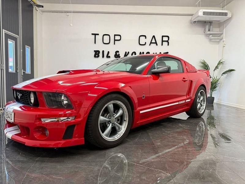 Begagnad Ford Mustang GT 305 HK (224 kW) 2005 Röd Sportkupé