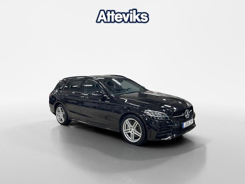 Svart Begagnad 2020 Mercedes C300e AMG Kombi | 289 900 kr (Lite dyr) - Bild 1/4