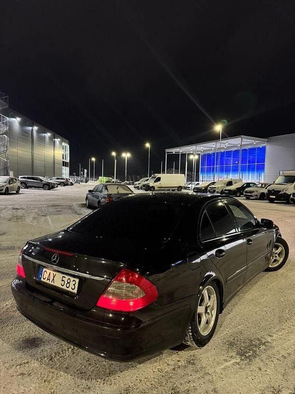 Begagnad Mercedes E220 170 HK (125 kW) 2007 Svart
