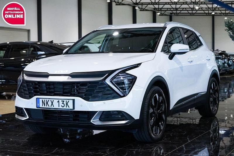 Vit Begagnad 2022 Kia Sportage Advance SUV | 299 500 kr (Superpris) - Bild 1/4