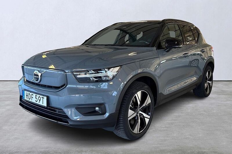Grå Begagnad 2022 Volvo XC40 Pro SUV | 379 900 kr - Bild 1/4