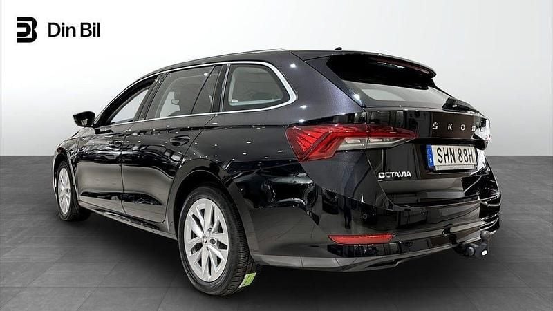 Begagnad Skoda Octavia Style 150 HK (110 kW) 2024 Svart Kombi