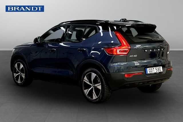 Begagnad Volvo XC40 Core 172 kW (234 HK) 2022 Blå SUV