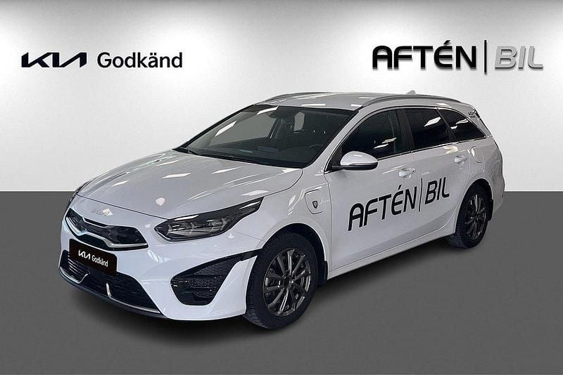 Vit (aurora black) Begagnad 2024 Kia Ceed Kombi | 299 900 kr (Lite dyr) - Bild 1/4