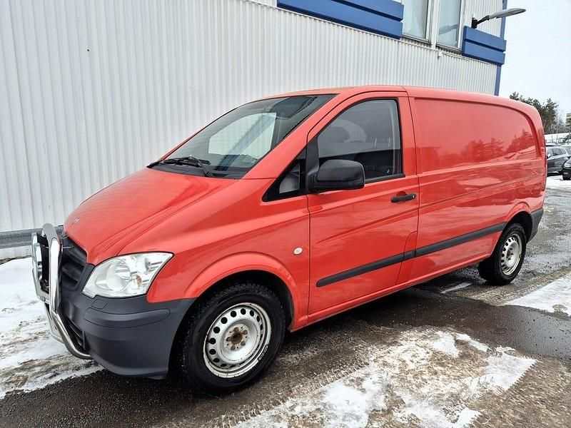 Begagnad Mercedes Vito 163 HK (119 kW) 2012 Röd