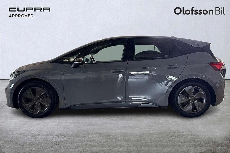 Ljusgrå (grå) Begagnad 2023 Cupra Born Halvkombi | 279 900 kr (Lite dyr) - Bild 1/4