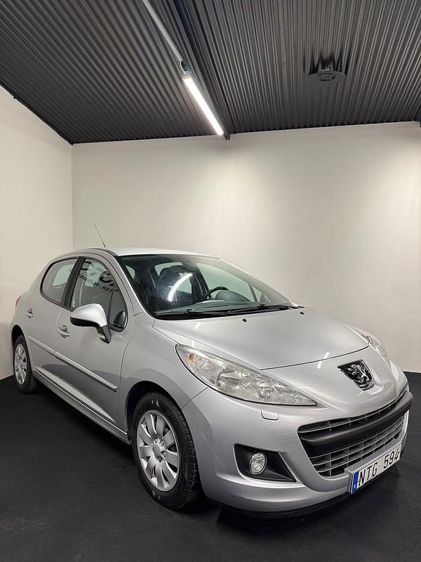 Begagnad Peugeot 207 95 HK (69 kW) 2011 Grå Halvkombi