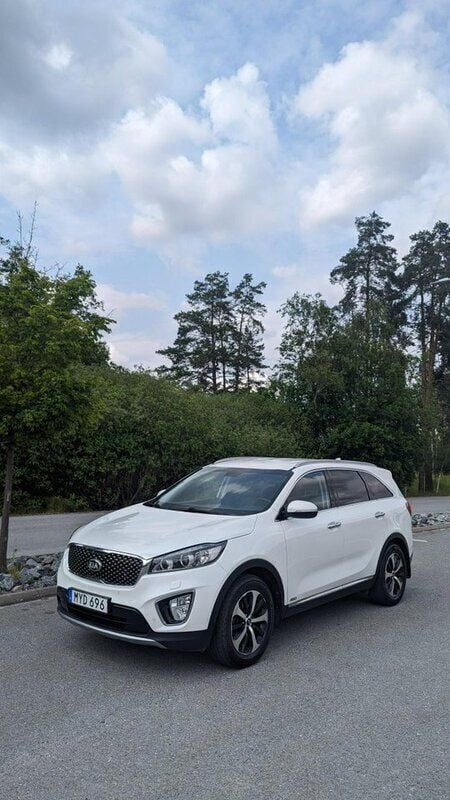Vit Begagnad 2016 Kia Sorento SUV | 219 900 kr (Bra pris) - Bild 1/4