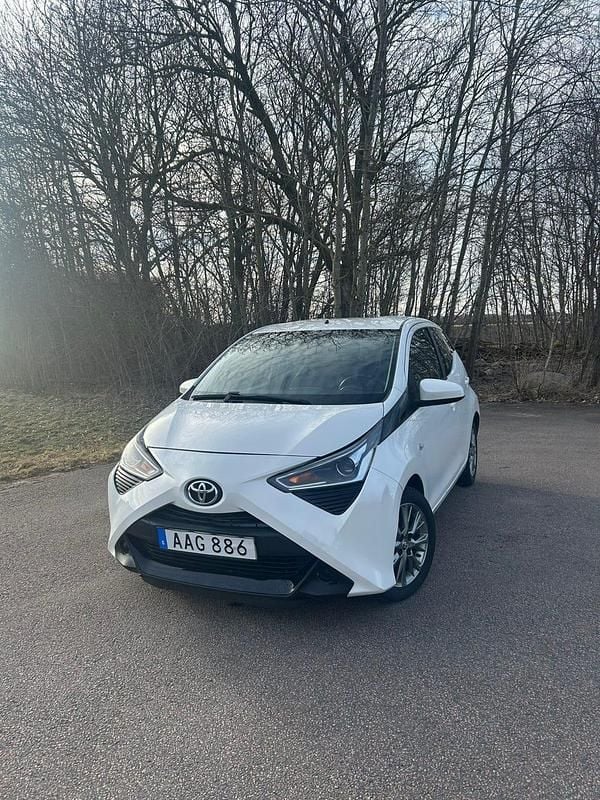 Begagnad 2018 Toyota Aygo Halvkombi | 105 000 kr (Marknadspris) - Bild 1/4