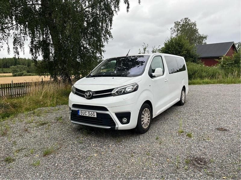 Vit Begagnad 2019 Toyota Proace Verso Kombi | 118 000 kr (Bra pris) - Bild 1/4