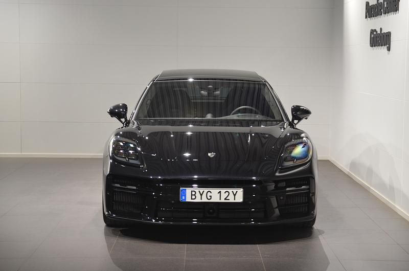 Begagnad Porsche Panamera Turbo E-Hybrid 2024 Svart Sedan
