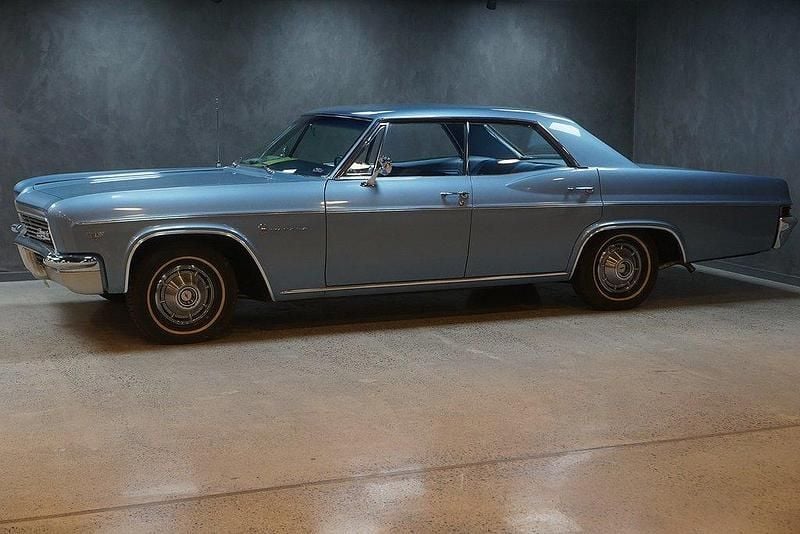 Begagnad Chevrolet Impala Sport 199 HK (146 kW) 1966 Ljusblå Sedan