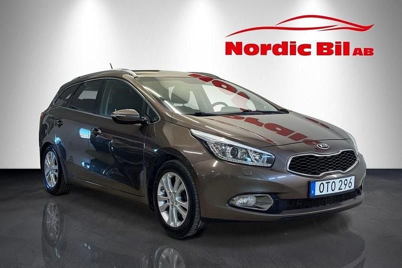 Ljusbrun (brun) Begagnad 2015 Kia Ceed Sportswagon Comfort Kombi | 79 900 kr (Marknadspris) - Bild 1/4