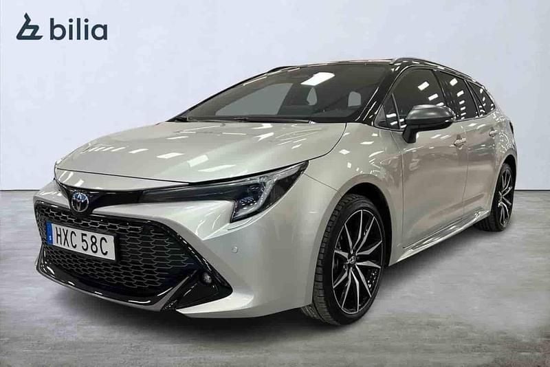 Silver Begagnad 2025 Toyota Corolla Kombi | 379 900 kr - Bild 1/1