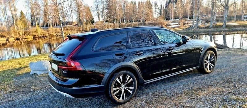 Begagnad Volvo V90 CC 197 HK (144 kW) 2022 Kombi