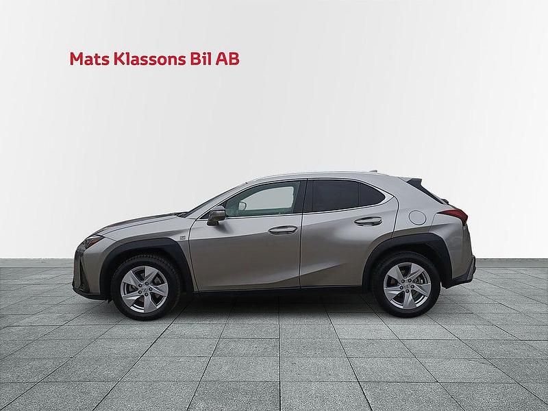 Begagnad Lexus UX 300h Sport Line 201 HK (147 kW) 2024 Grå SUV