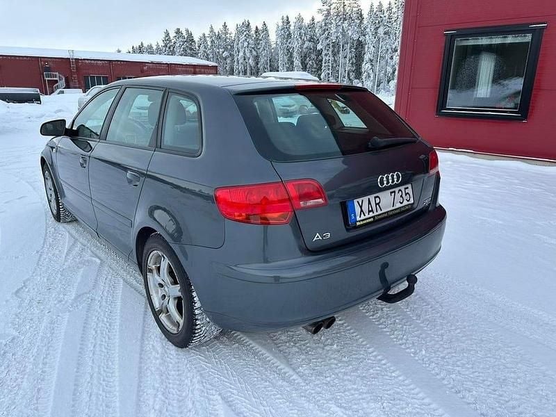 Begagnad Audi A3 Comfort 200 HK (147 kW) 2006 Grå Halvkombi