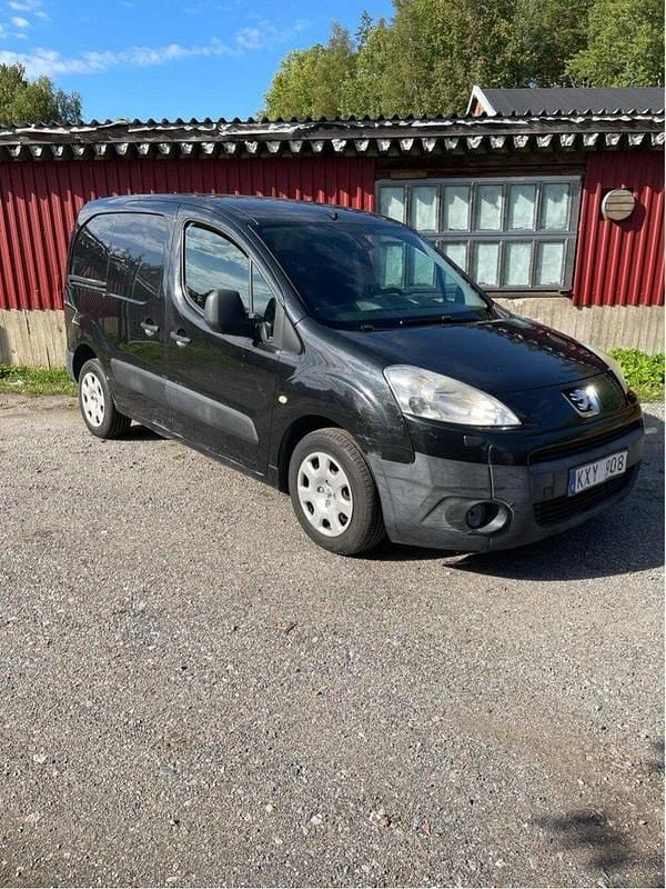 Svart Begagnad 2010 Peugeot Partner Minibuss | 27 000 kr (Superpris) - Bild 1/4