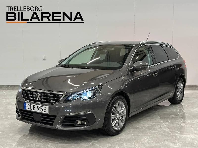 Grå Begagnad 2020 Peugeot 308 Kombi | 189 900 kr (Marknadspris) - Bild 1/4