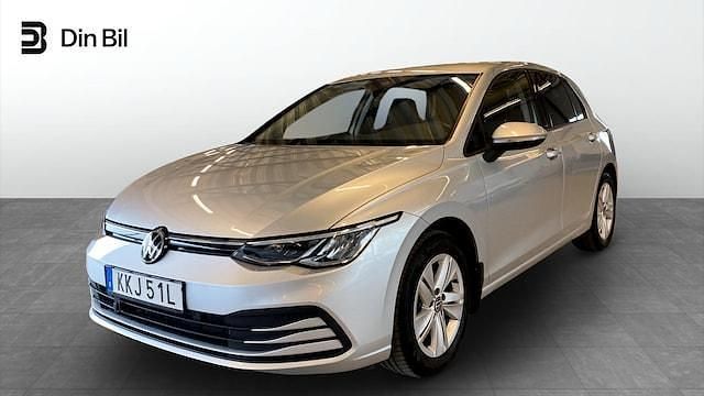 Silver Begagnad 2022 VW Golf VIII Life Halvkombi | 264 900 kr (Marknadspris) - Bild 1/4