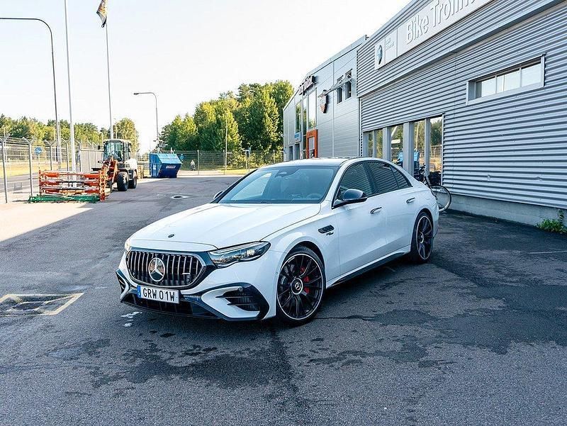 Vit Begagnad 2025 Mercedes E53 AMG Premium Plus Sedan | 1 199 000 kr - Bild 1/4