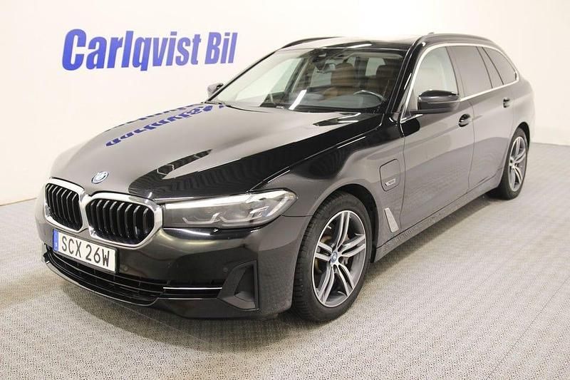 Svart Begagnad 2022 BMW 530 Kombi | 369 000 kr - Bild 1/4