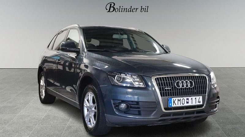 Grå Begagnad 2009 Audi Q5 Design SUV | 109 900 kr (Marknadspris) - Bild 1/4