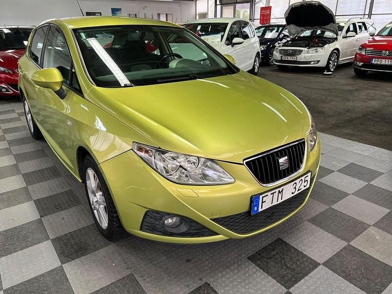 Ljusgrön Begagnad 2009 Seat Ibiza Style Halvkombi | 39 000 kr (Marknadspris) - Bild 1/4