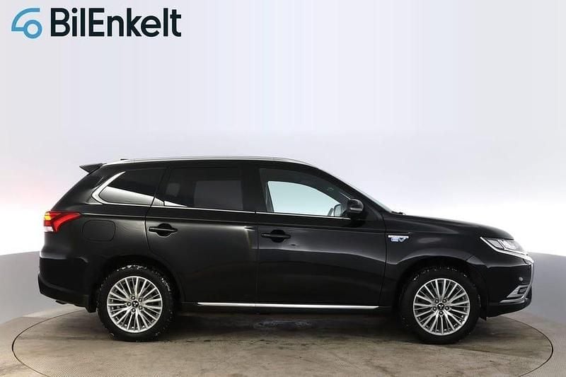 Begagnad Mitsubishi Outlander 227 HK (166 kW) 2019 Svart SUV