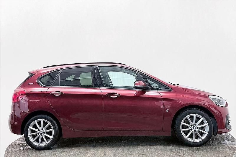Röd Begagnad 2019 BMW 225 Advantage Kombi | 184 800 kr (Superpris) - Bild 1/3