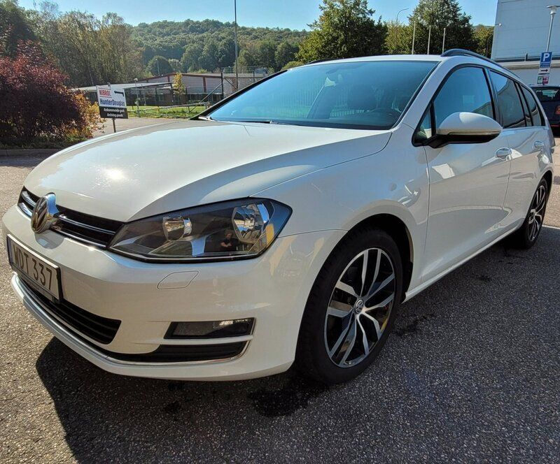 Vit Begagnad 2015 VW Golf VII GT Kombi | 115 000 kr (Marknadspris) - Bild 1/4