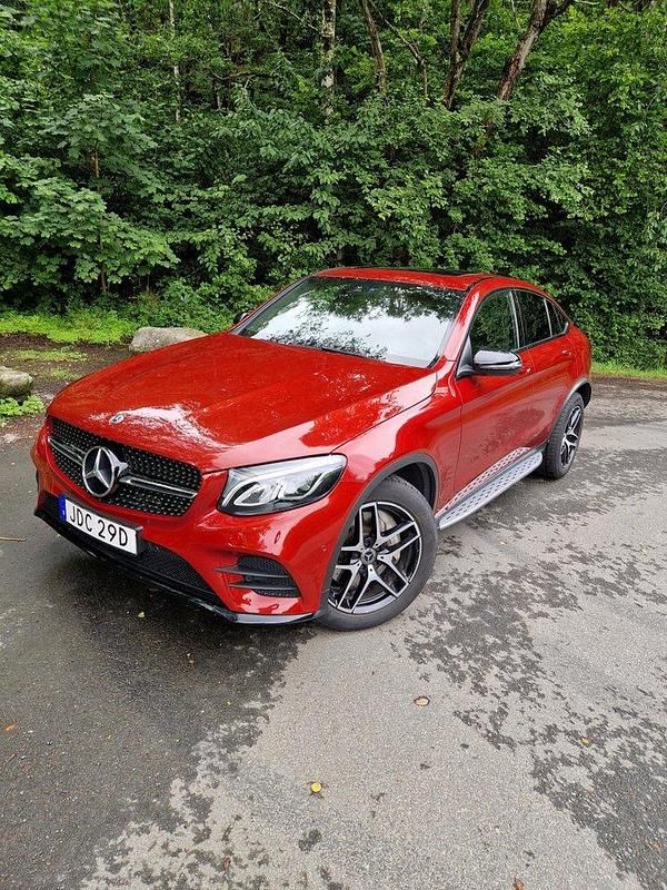 Röd Begagnad 2019 Mercedes GLC220 AMG line Sportkupé | 475 000 kr (Dyr) - Bild 1/4