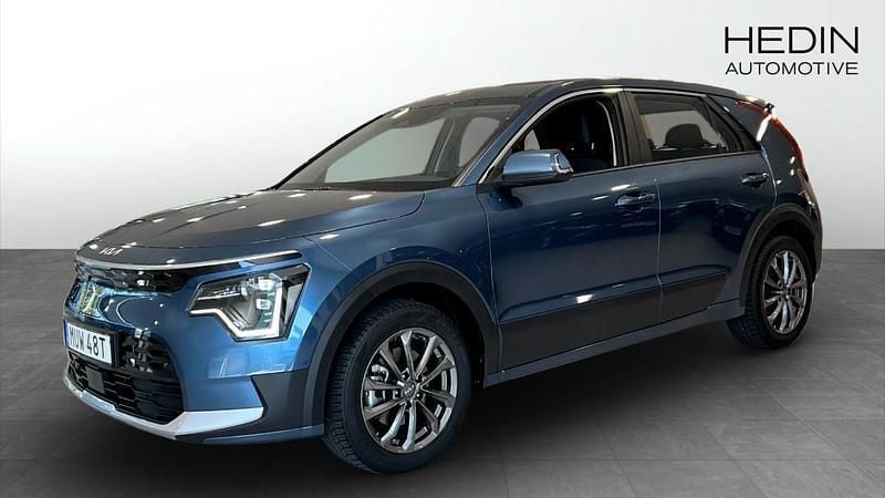Blå (blue) Begagnad 2024 Kia e-Niro SUV | 369 900 kr (Dyr) - Bild 1/4