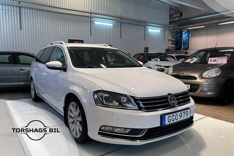 Vit Begagnad 2012 VW Passat Kombi | 79 900 kr (Marknadspris) - Bild 1/3